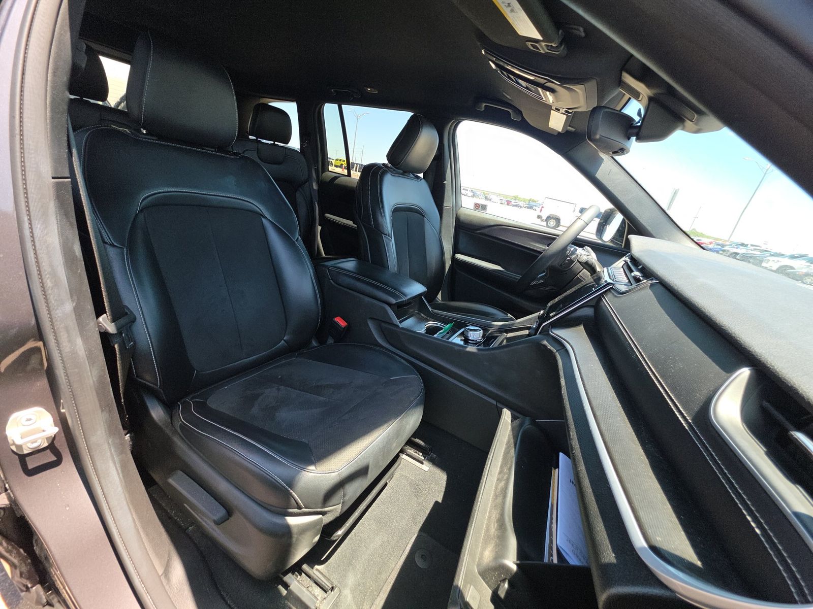 2024 Jeep Grand Cherokee Altitude RWD