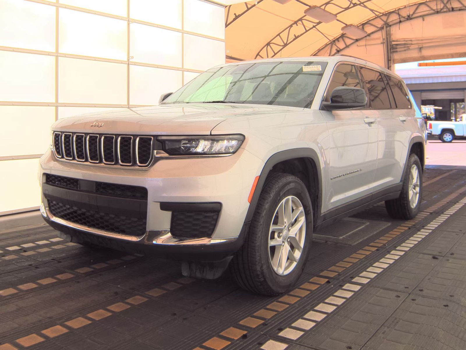 2023 Jeep Grand Cherokee L Laredo RWD