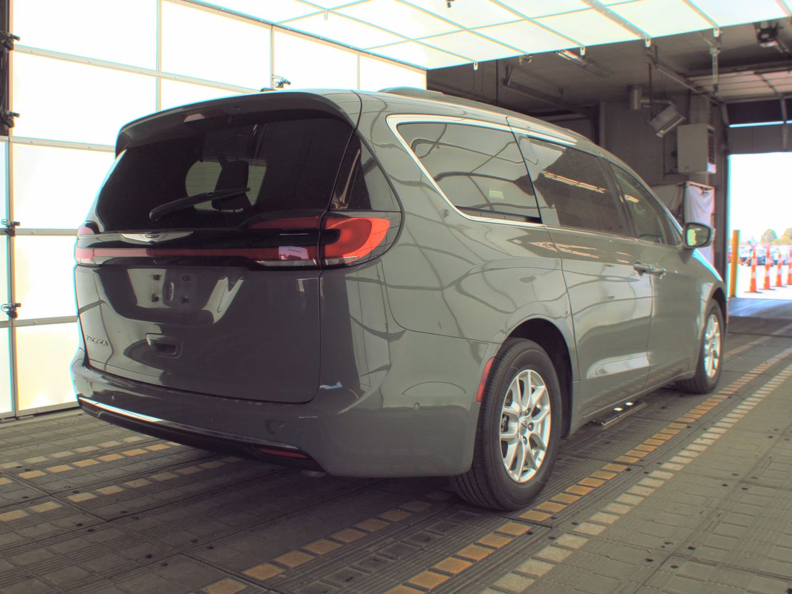 2022 Chrysler Pacifica Touring L FWD