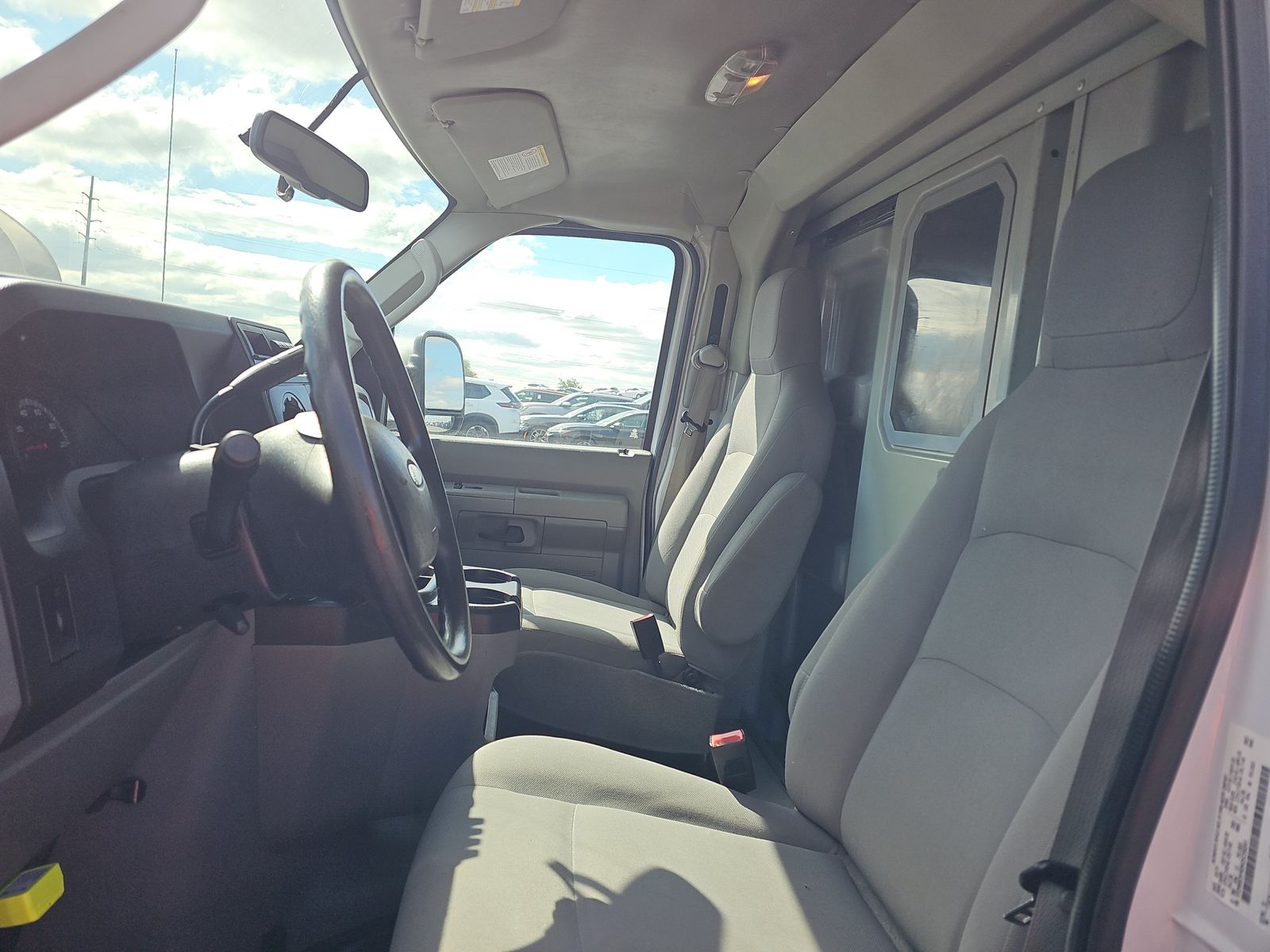 FORD E-350 - 8
