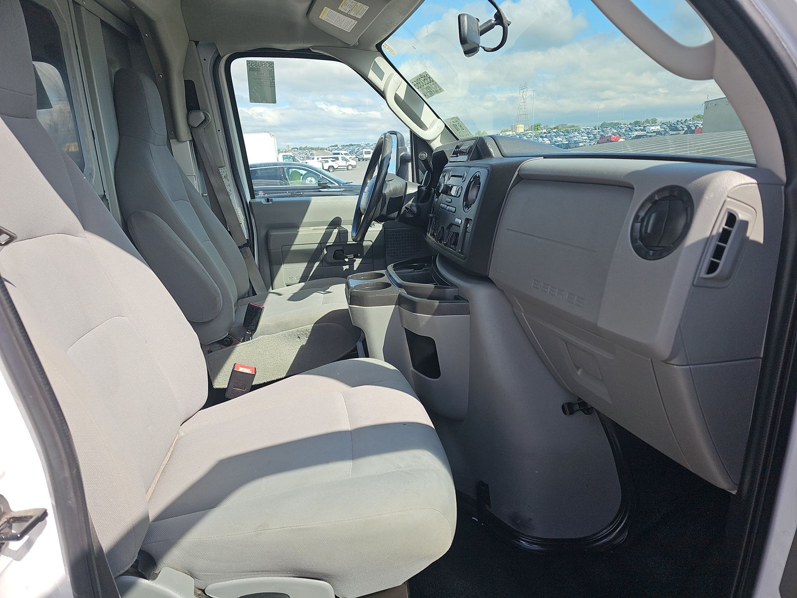 FORD E-350 - 9