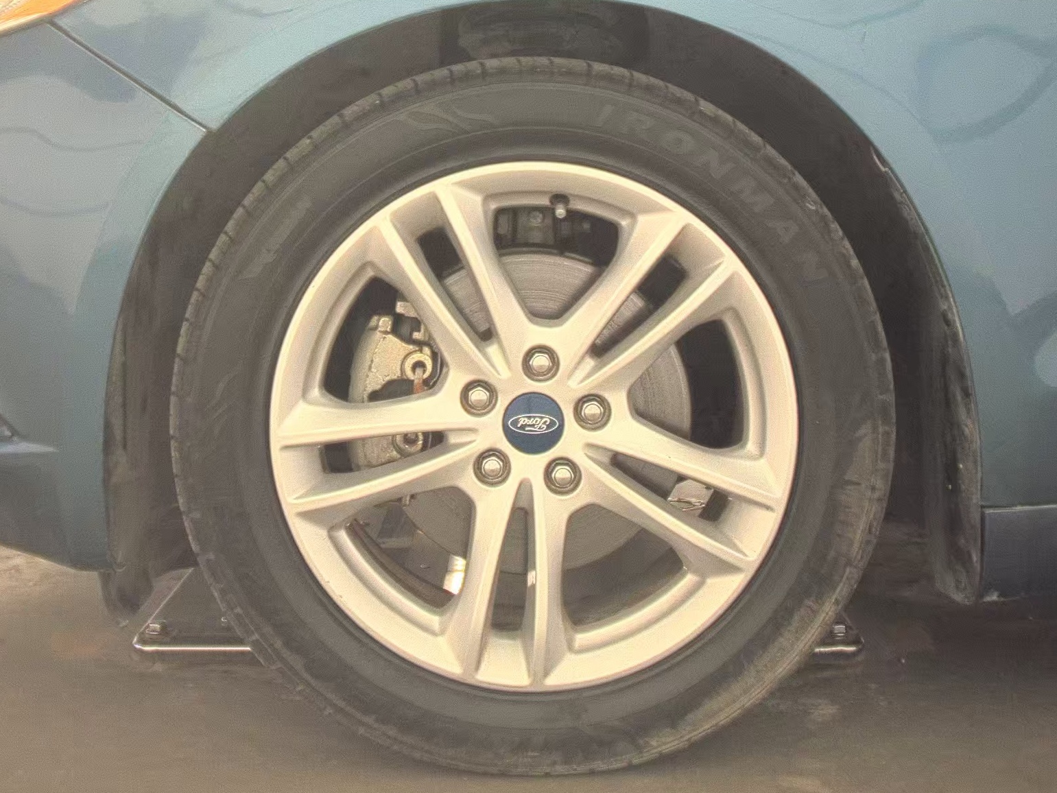 FORD FUSION - 10