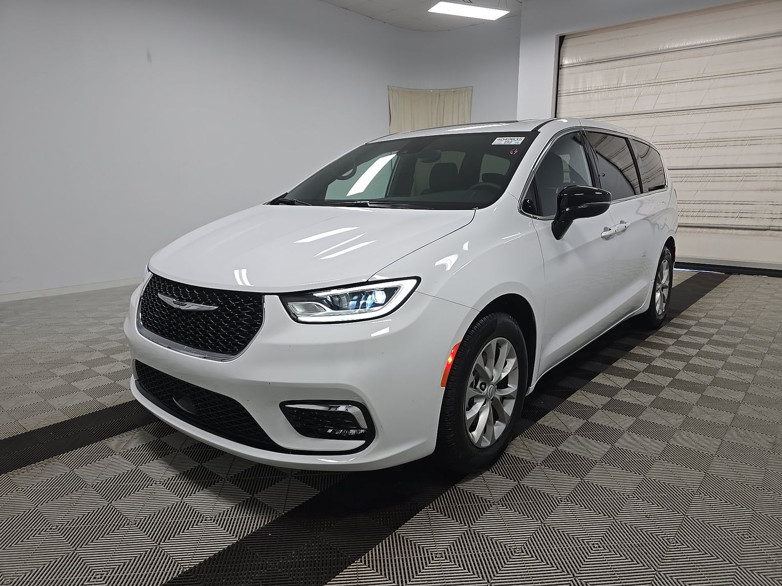 2026 Chrysler Pacifica's photo