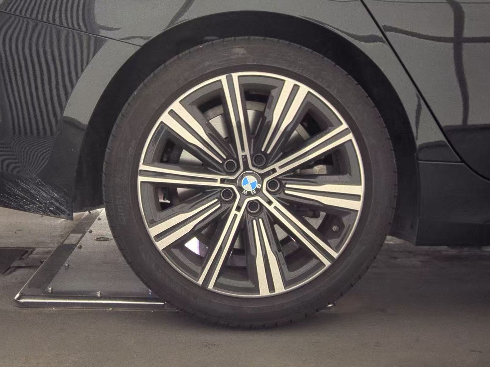 2025 BMW 3 Series 330i xDrive AWD