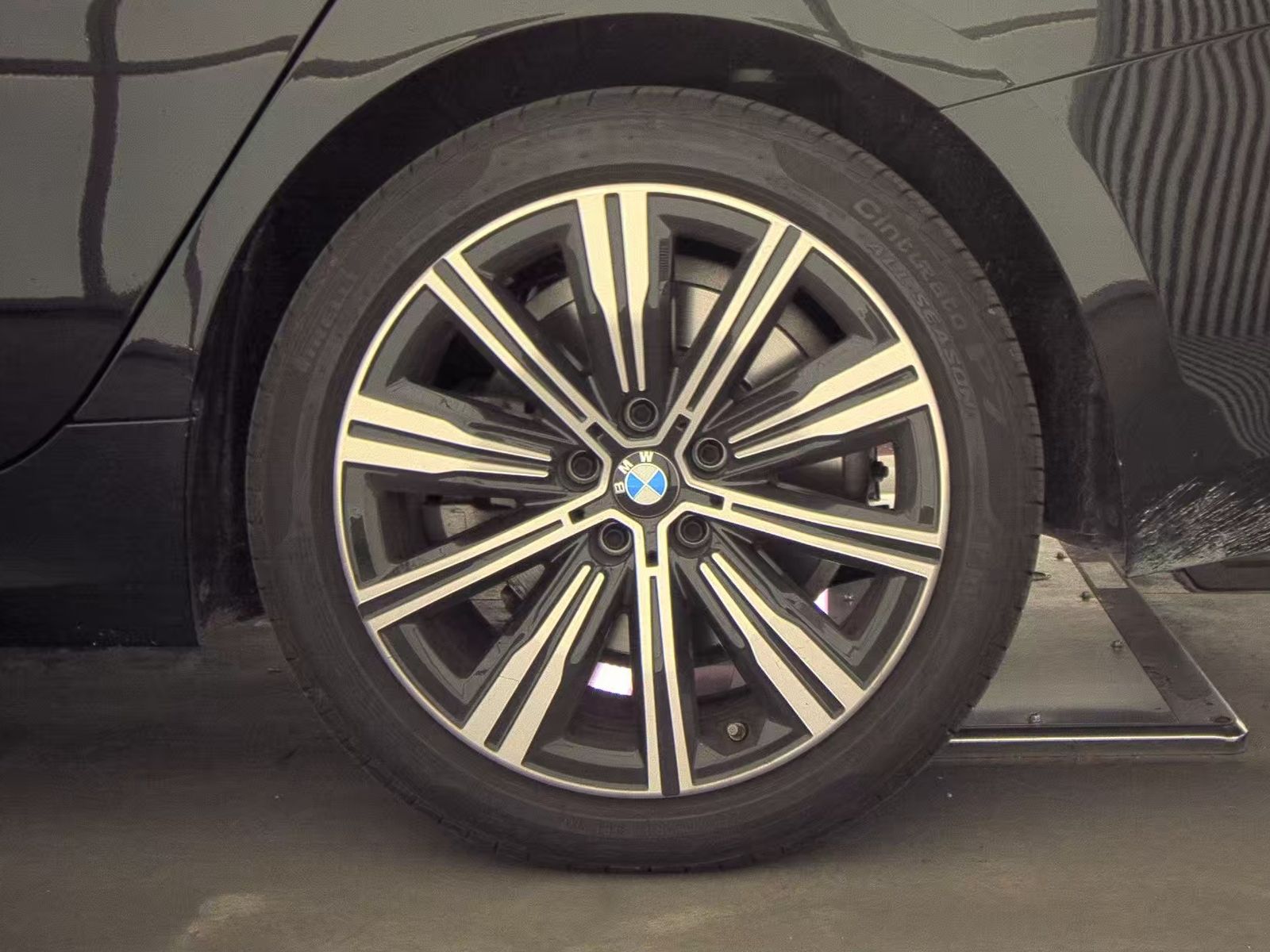 2025 BMW 3 Series 330i xDrive AWD