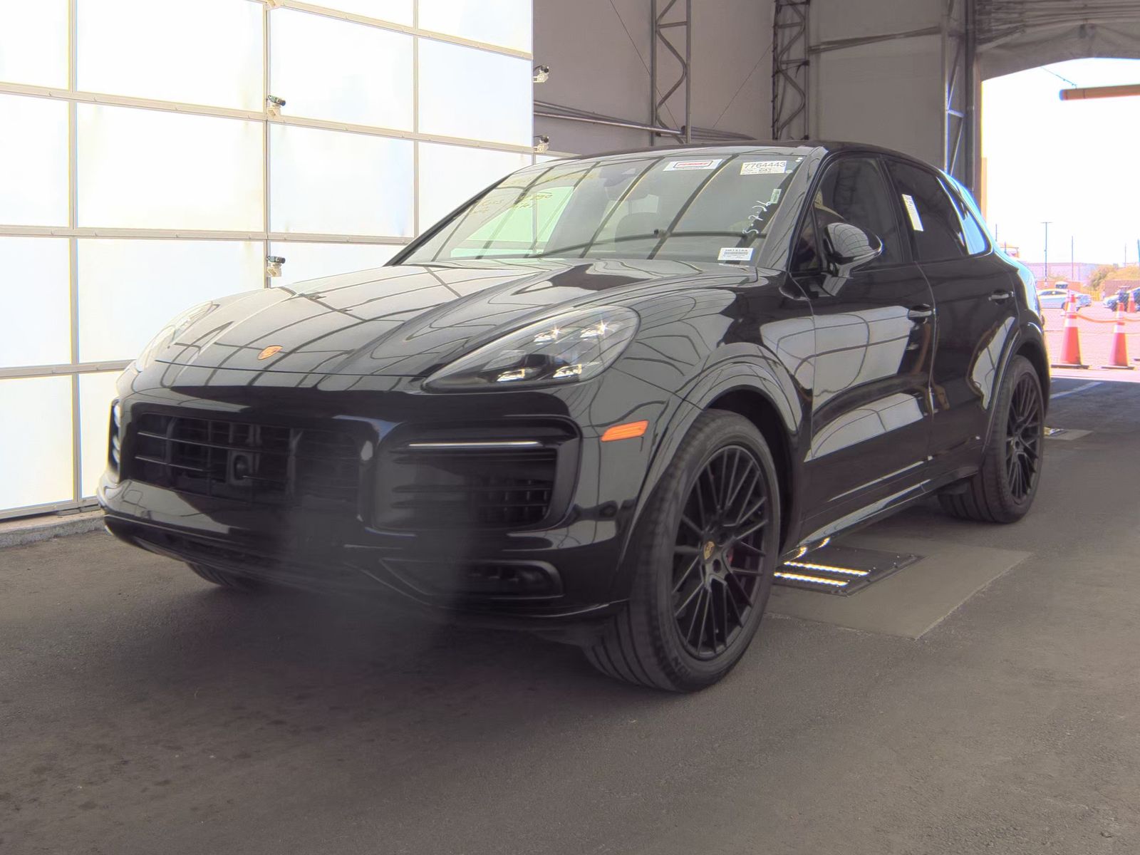 PORSCHE CAYENNE - 1