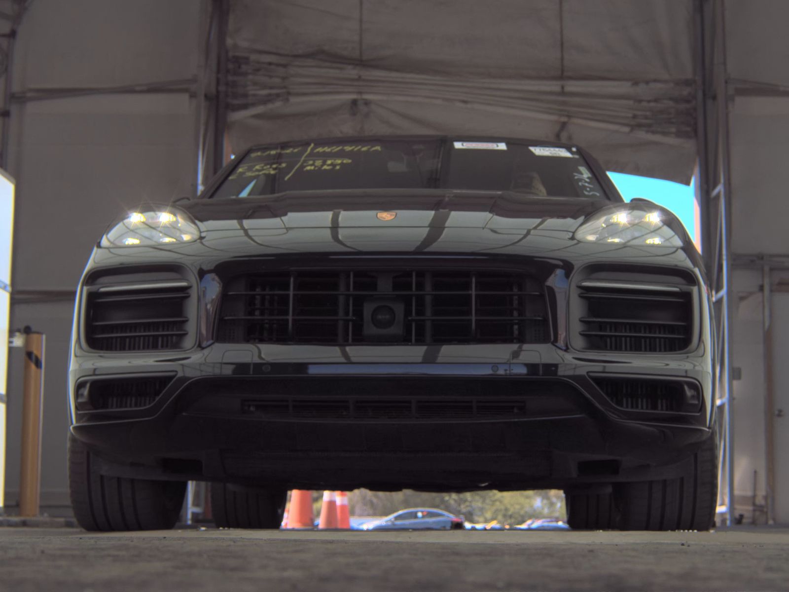 PORSCHE CAYENNE - 4