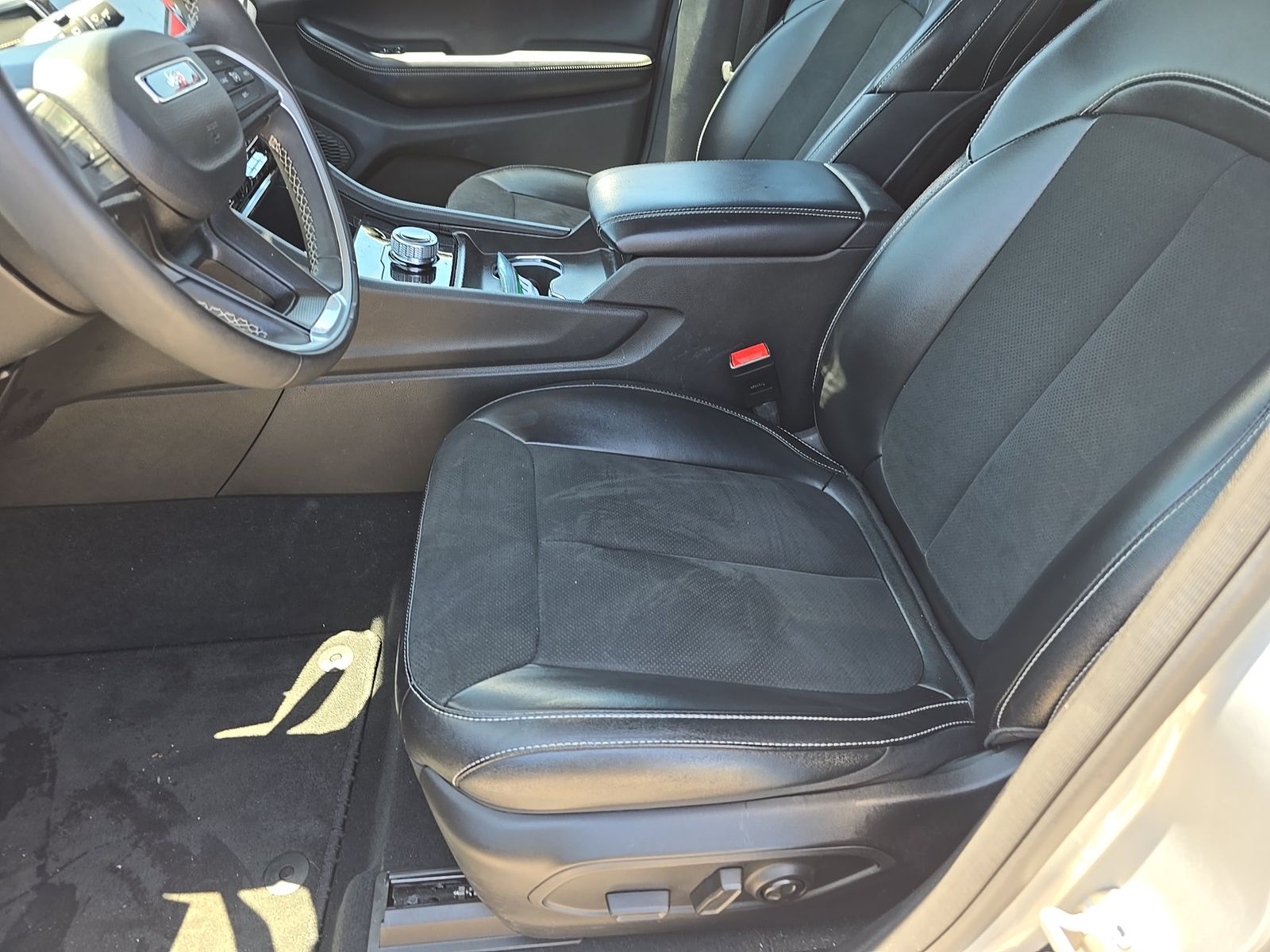 2024 Jeep Grand Cherokee Altitude AWD