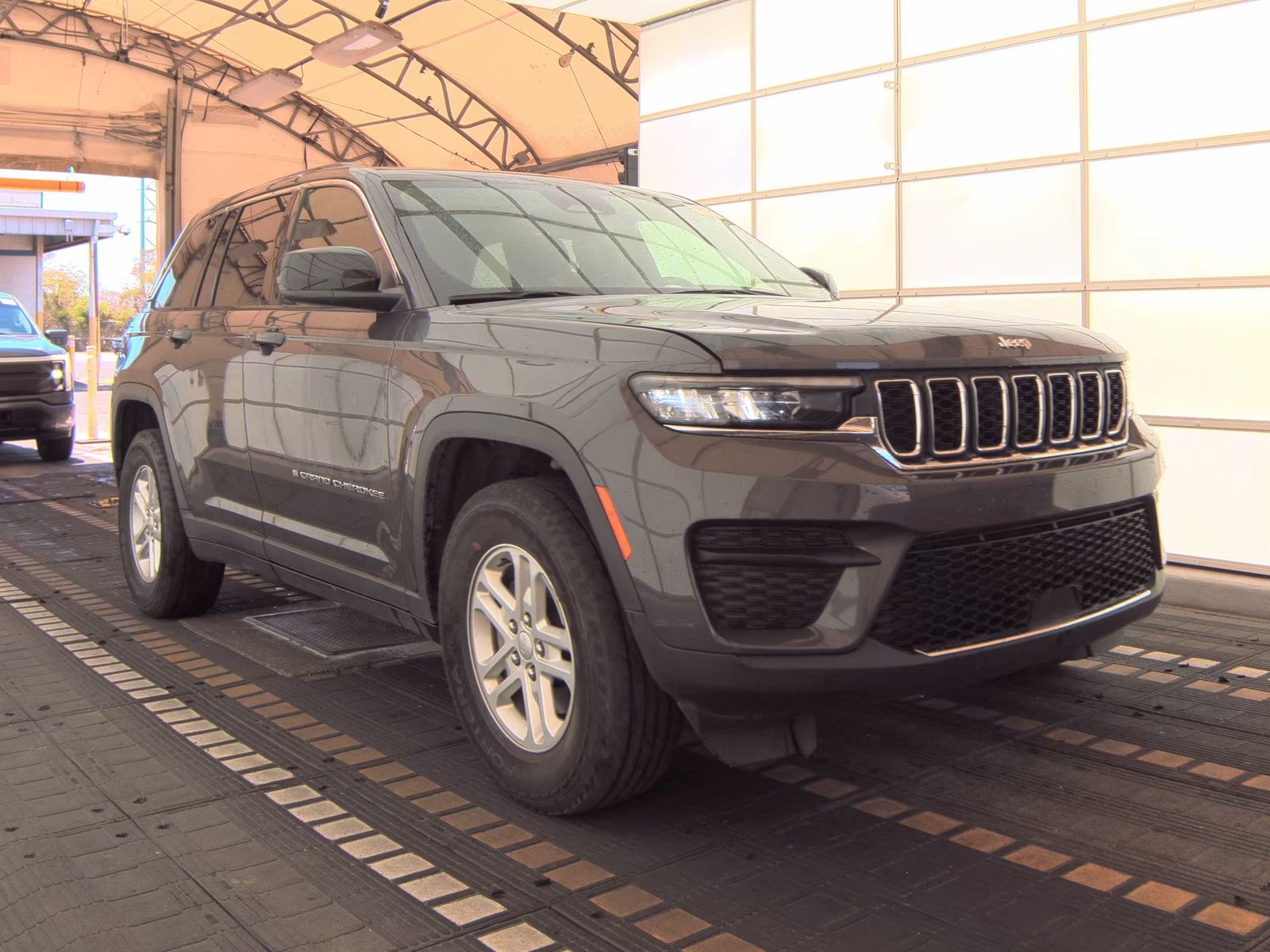 2024 Jeep Grand Cherokee Laredo RWD
