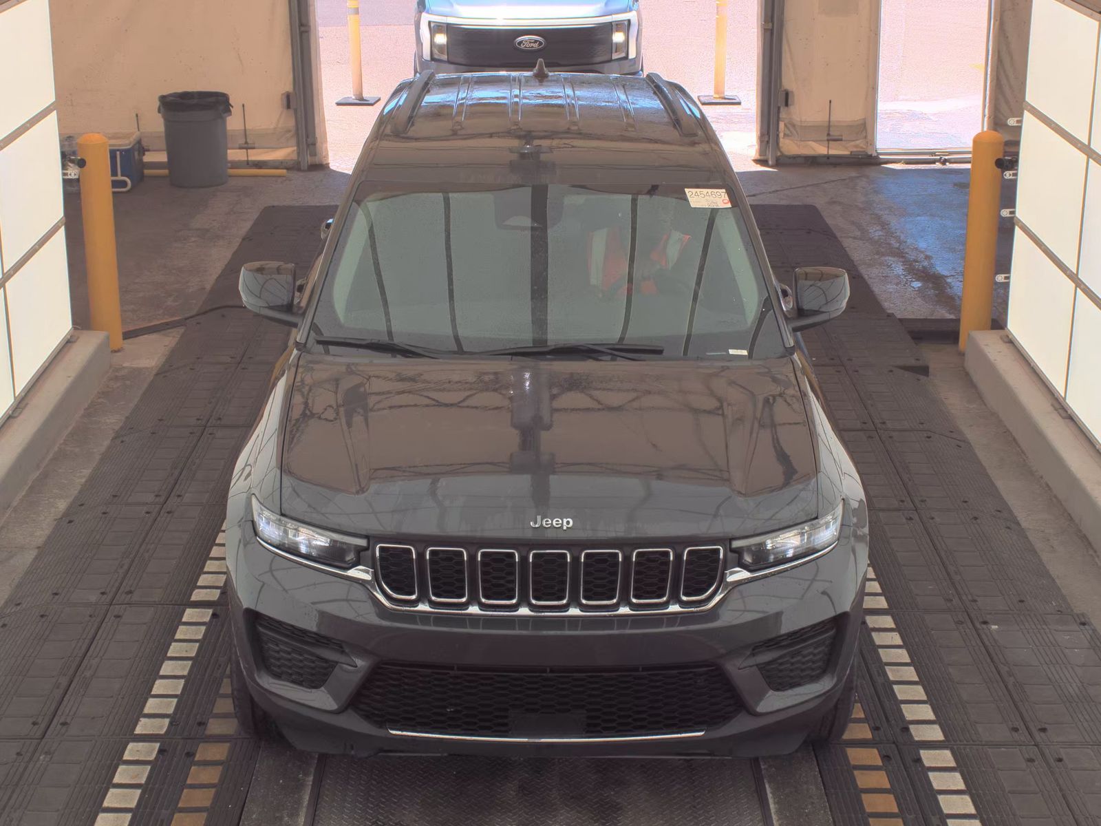 2024 Jeep Grand Cherokee Laredo RWD