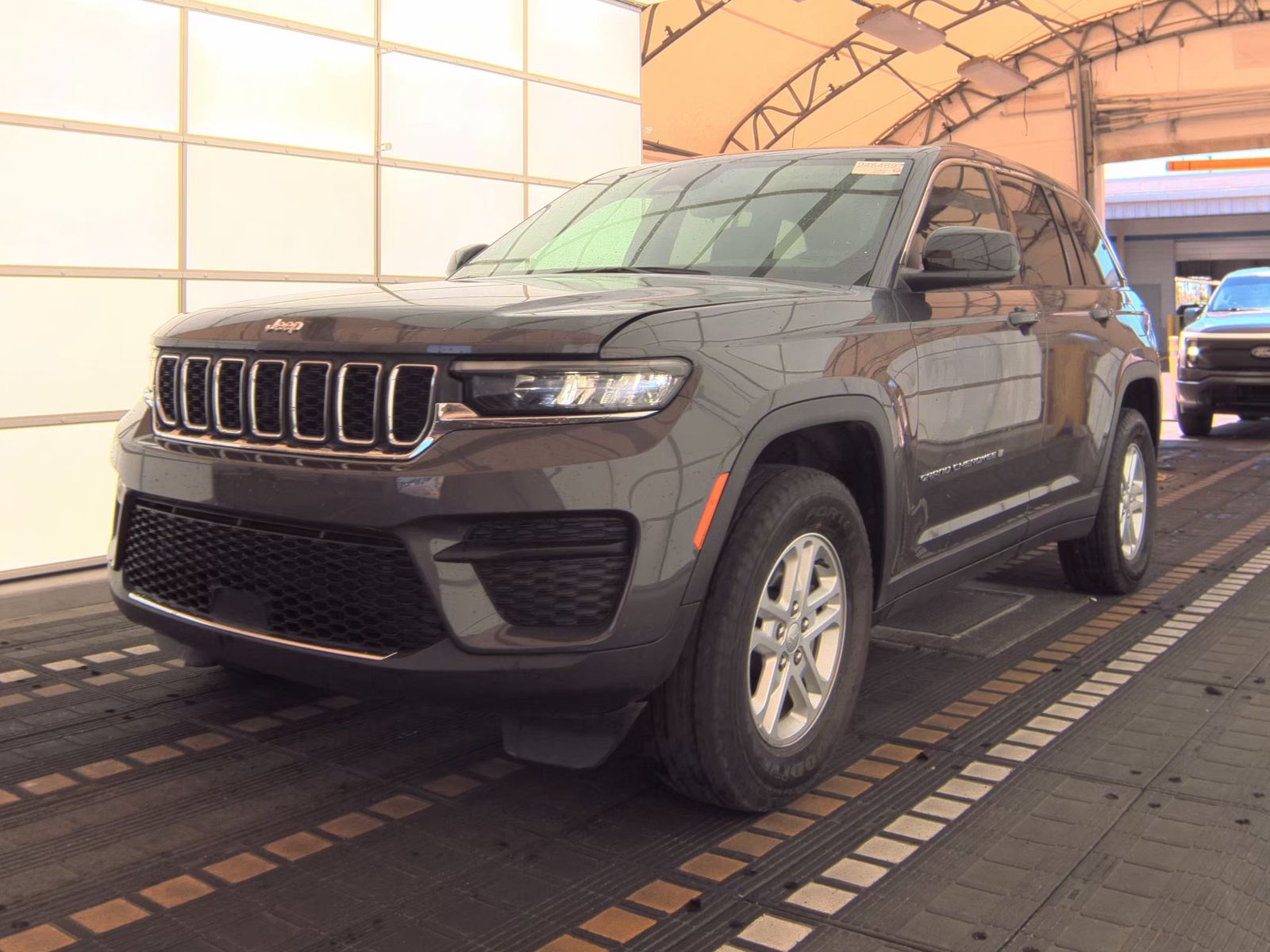 2024 Jeep Grand Cherokee Laredo RWD