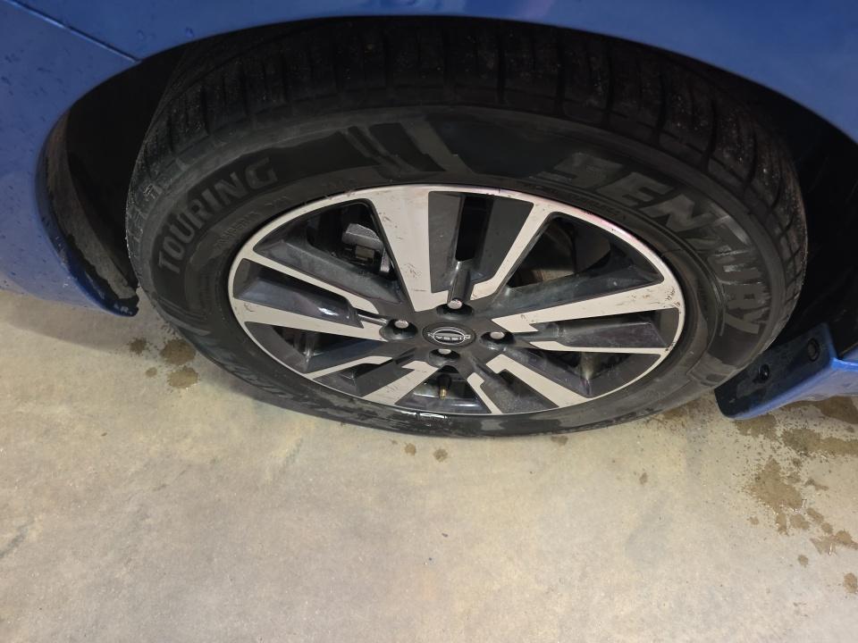 NISSAN VERSA - 9