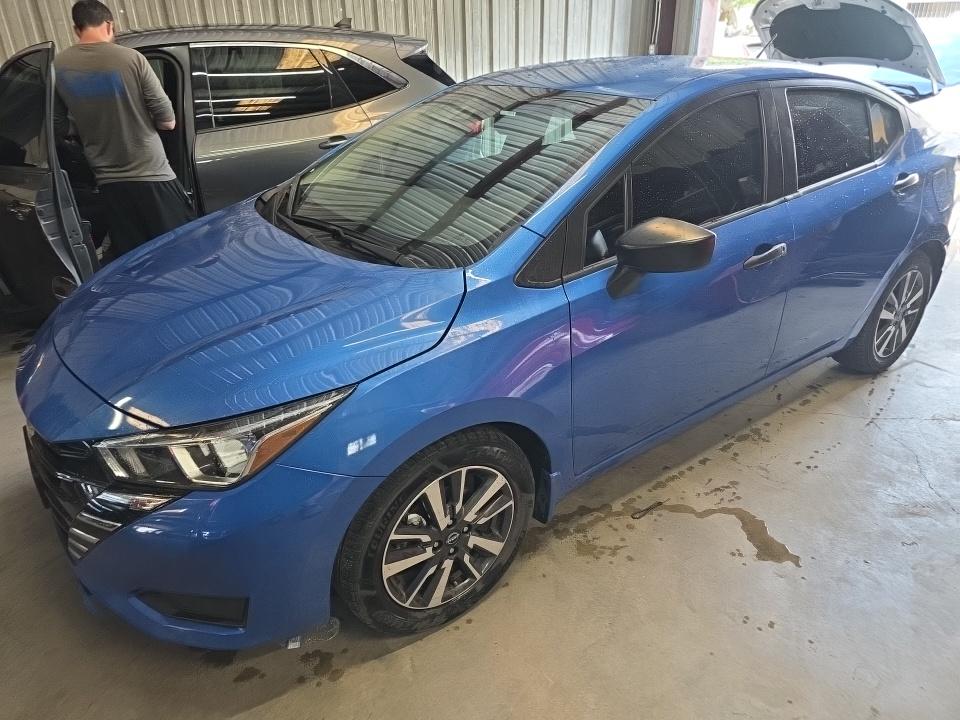 NISSAN VERSA - 1