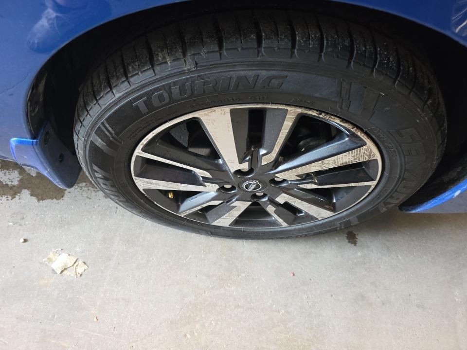 NISSAN VERSA - 10