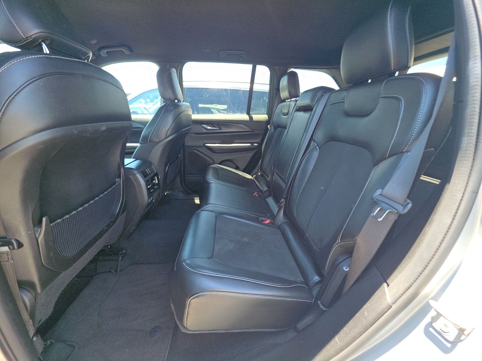 2024 Jeep Grand Cherokee Altitude AWD