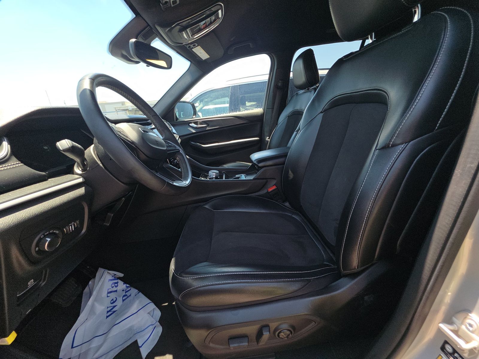 2024 Jeep Grand Cherokee Altitude AWD