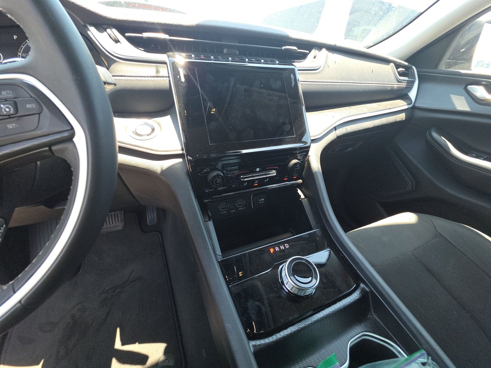 2024 Jeep Grand Cherokee Laredo RWD
