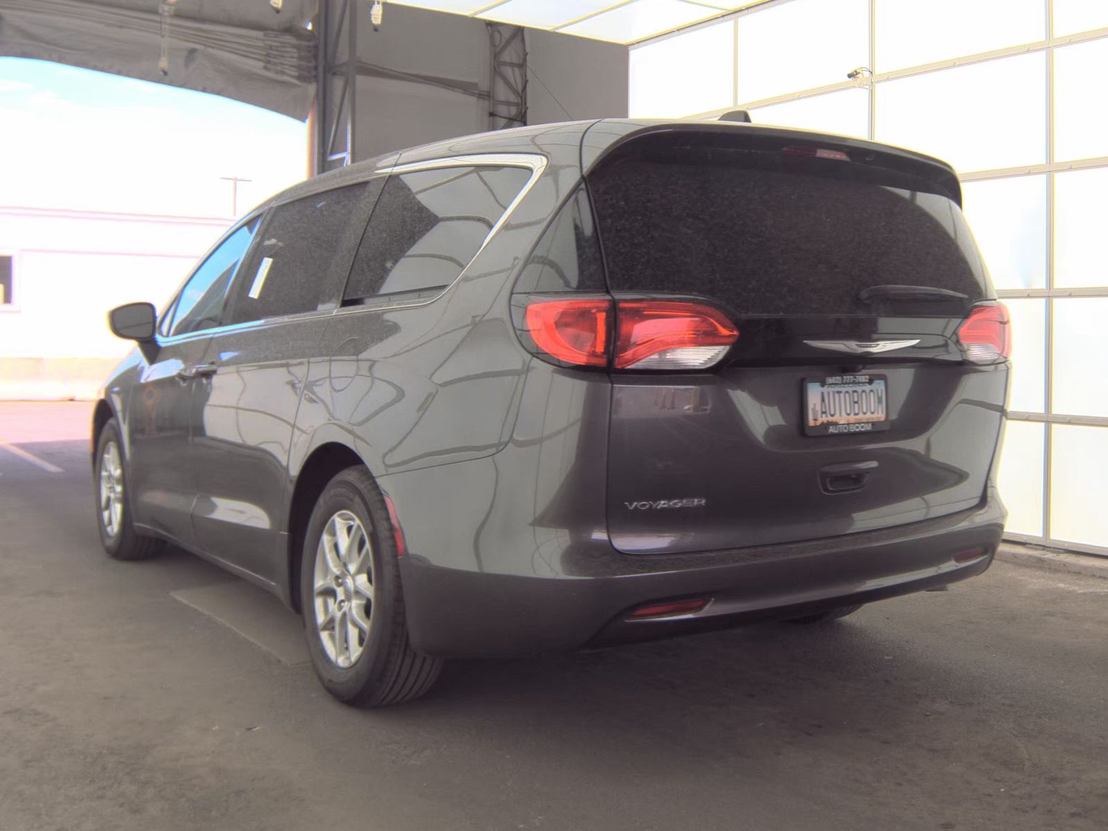 CHRYSLER VOYAGER - 7