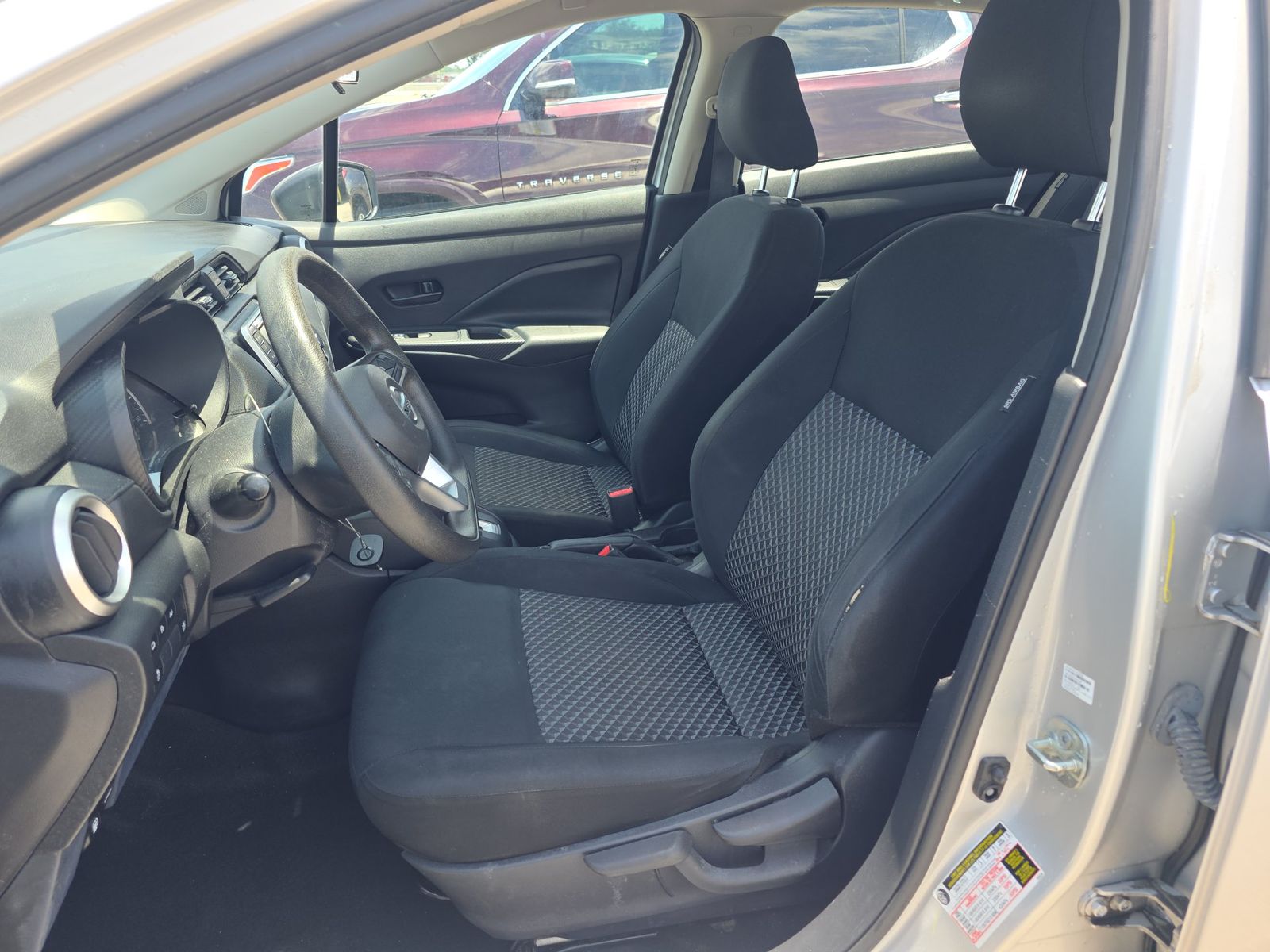 NISSAN VERSA - 8
