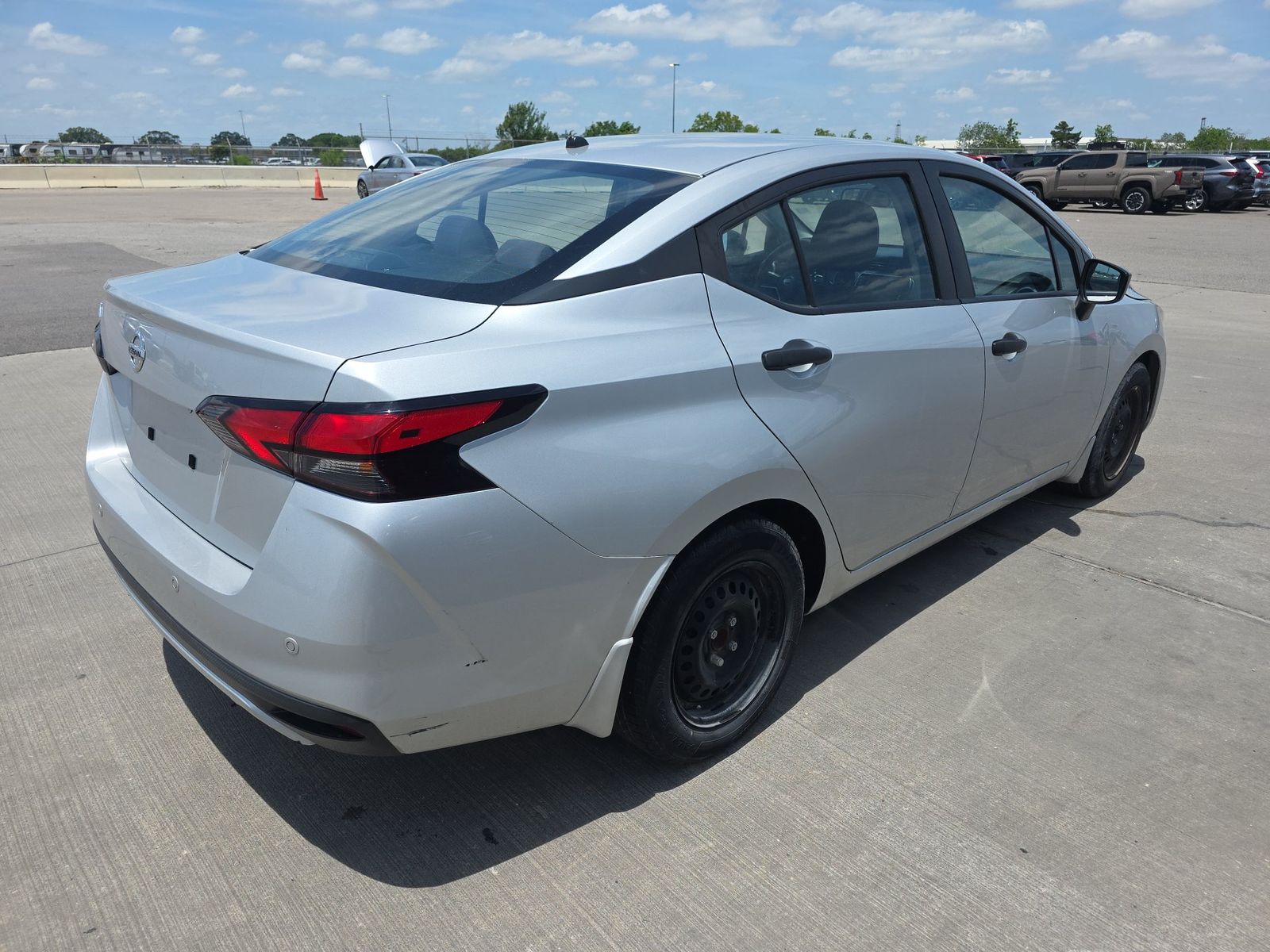 NISSAN VERSA - 5