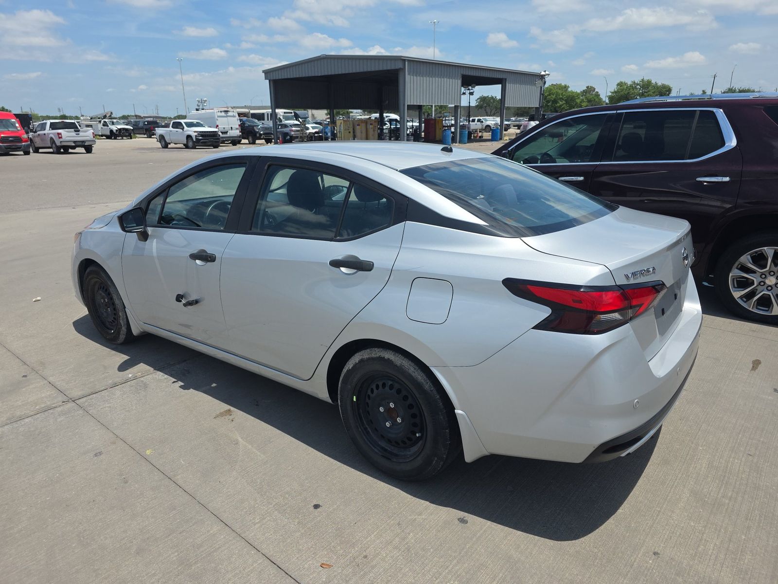 NISSAN VERSA - 7