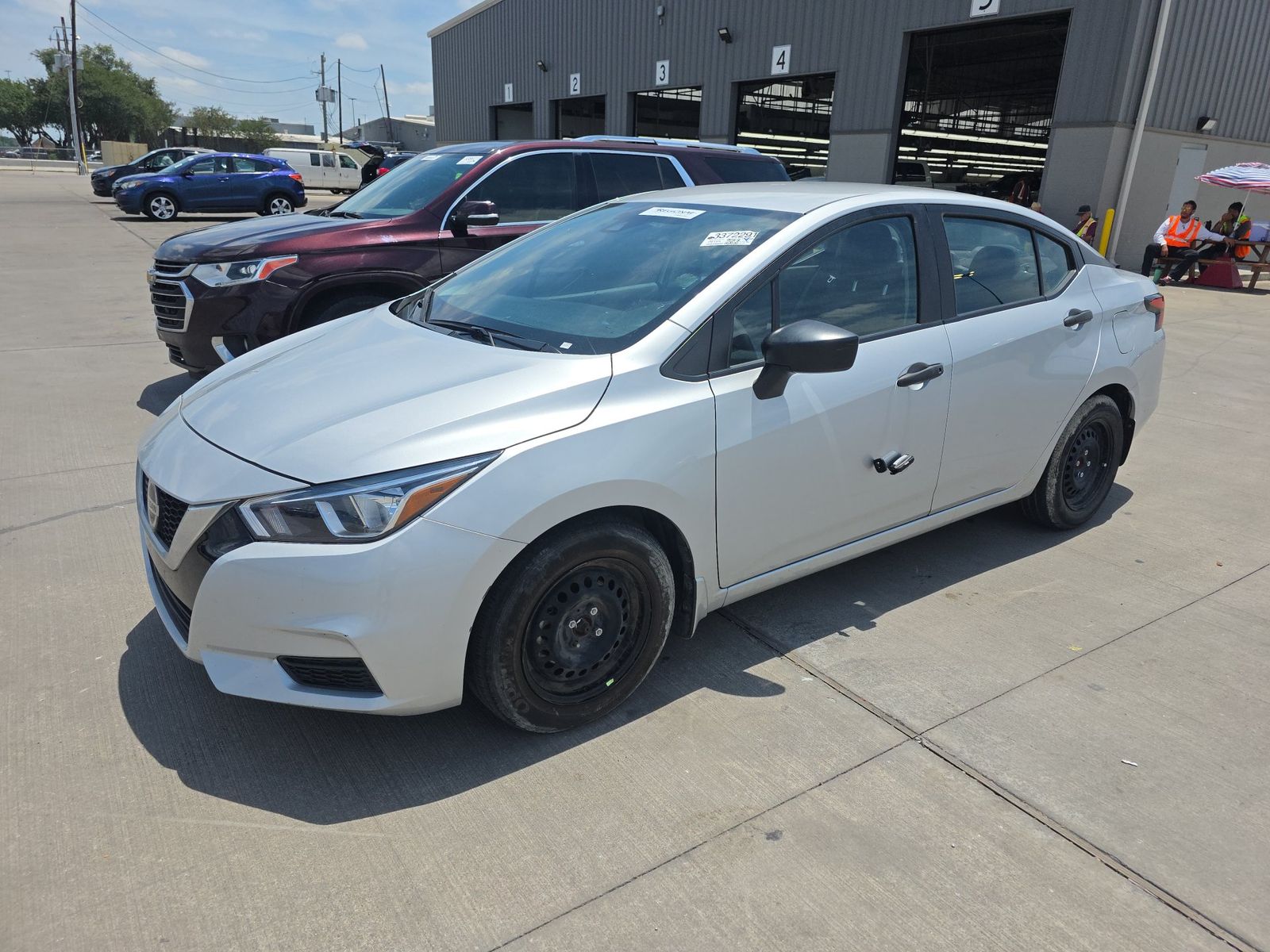NISSAN VERSA - 1