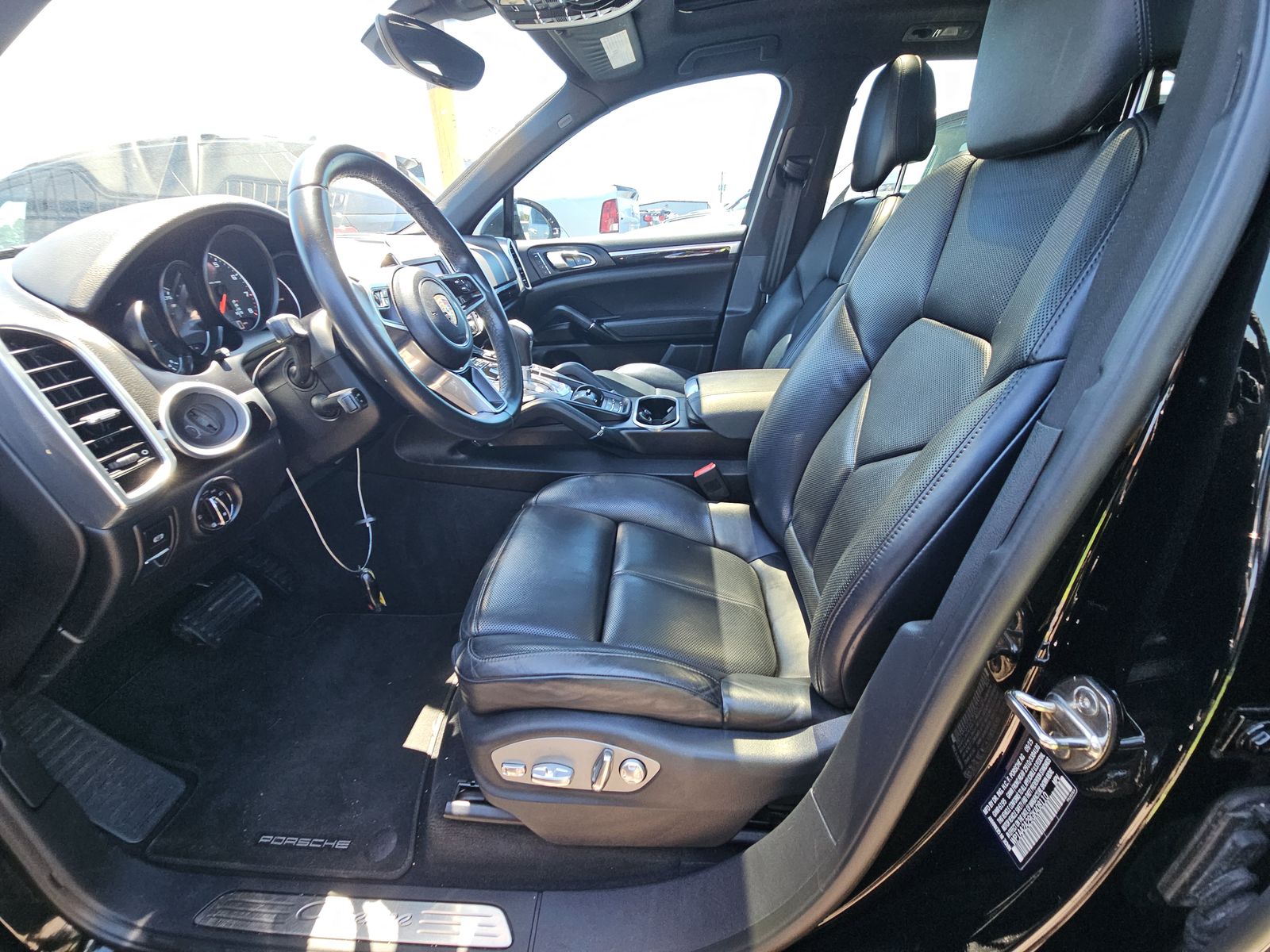 PORSCHE CAYENNE - 8