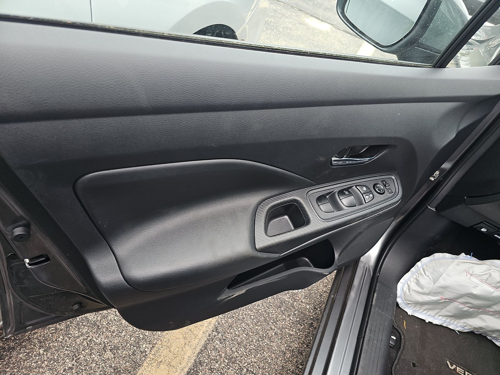 NISSAN VERSA - 10