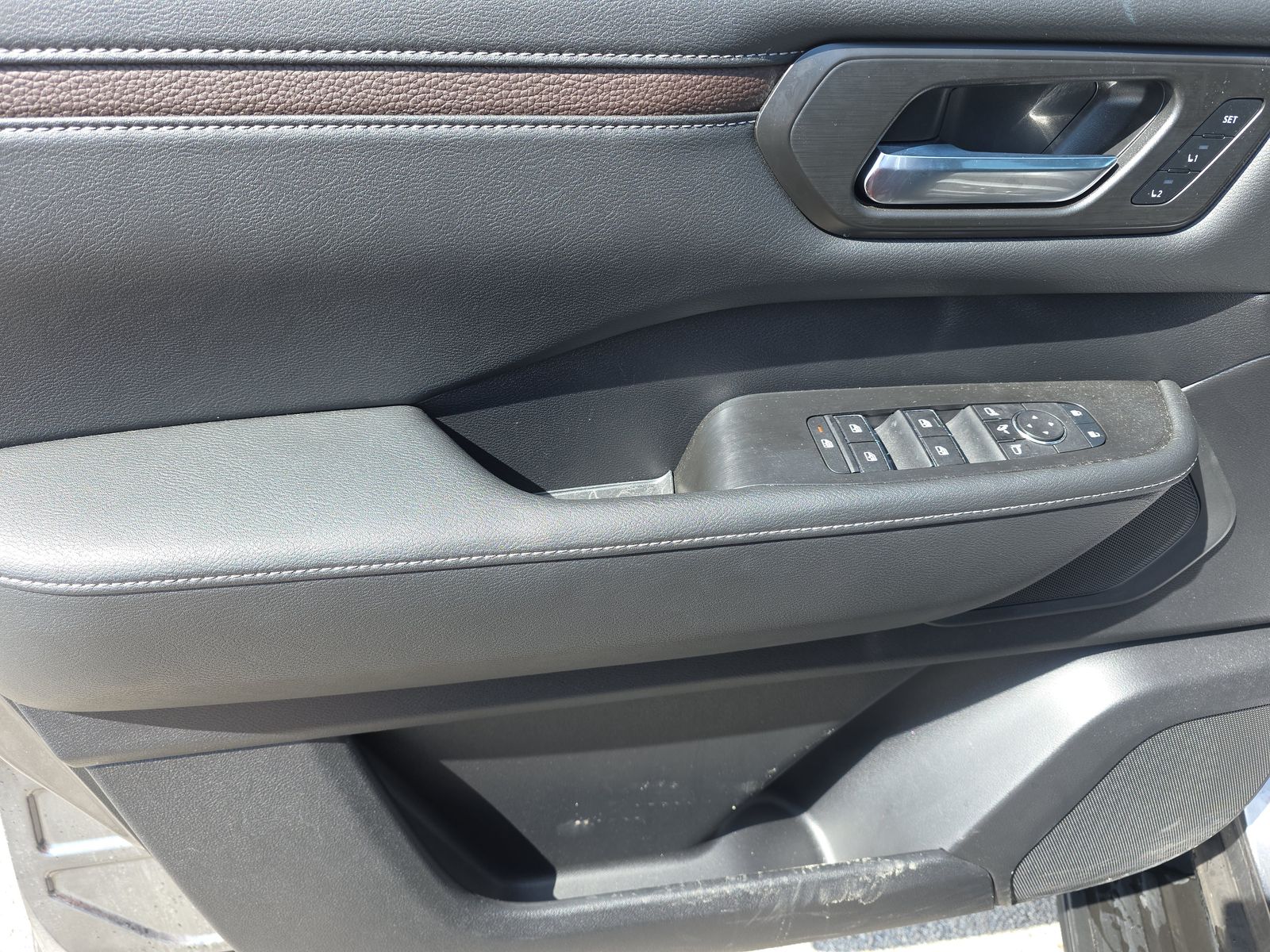 NISSAN ARMADA - 10