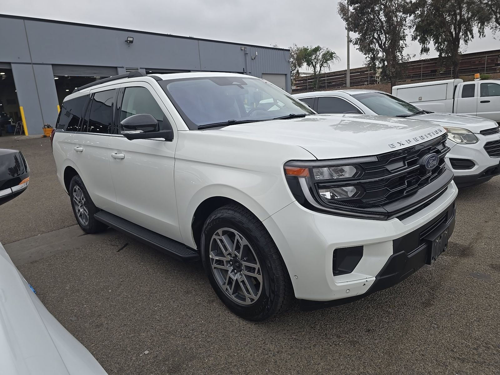 FORD EXPEDITION - 4