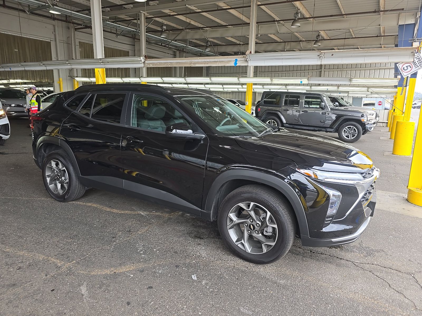 CHEVROLET TRAX - 4