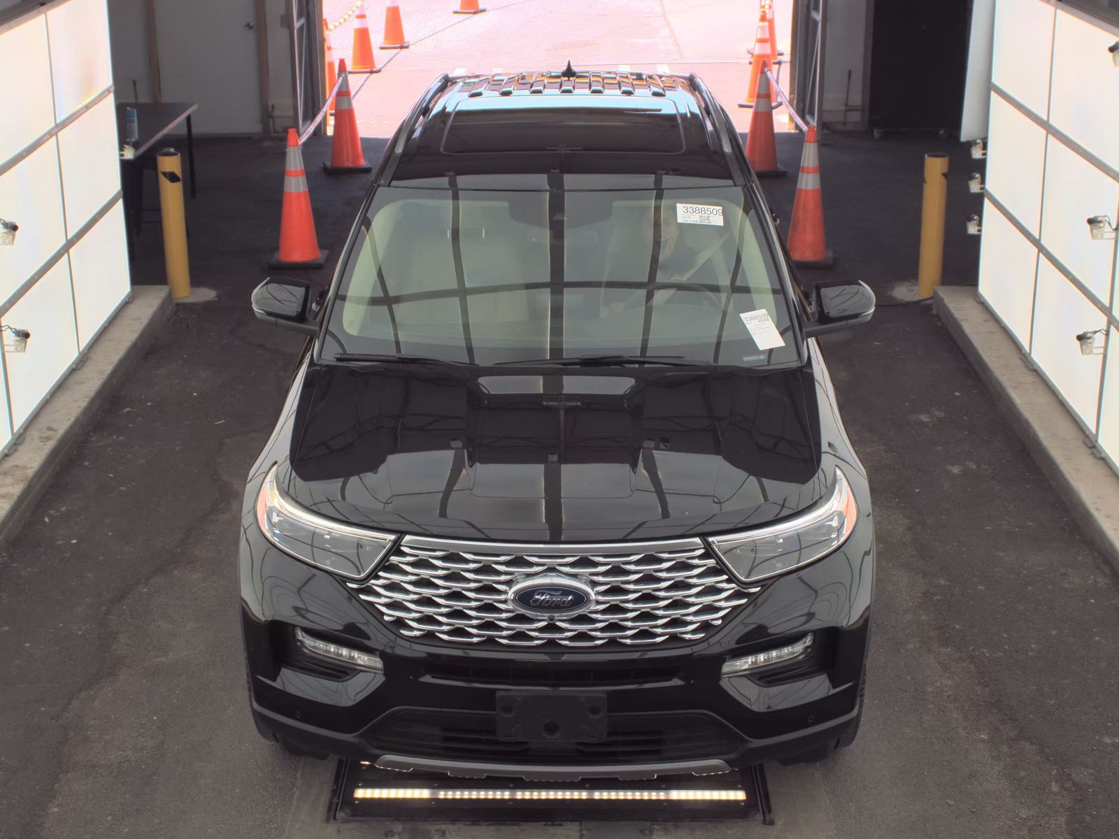 FORD EXPLORER - 3