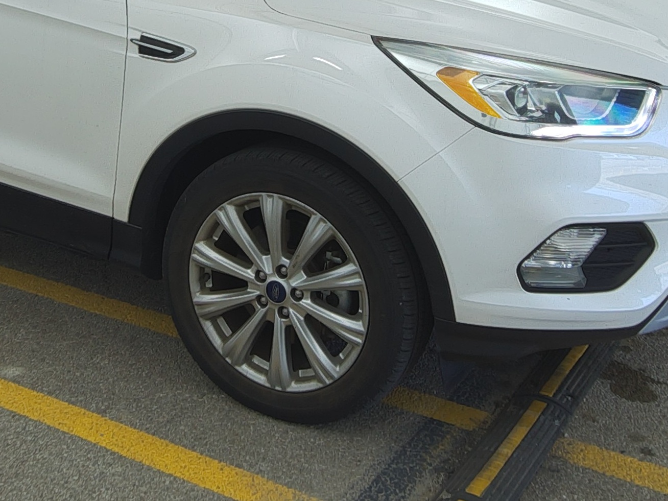 FORD ESCAPE - 9