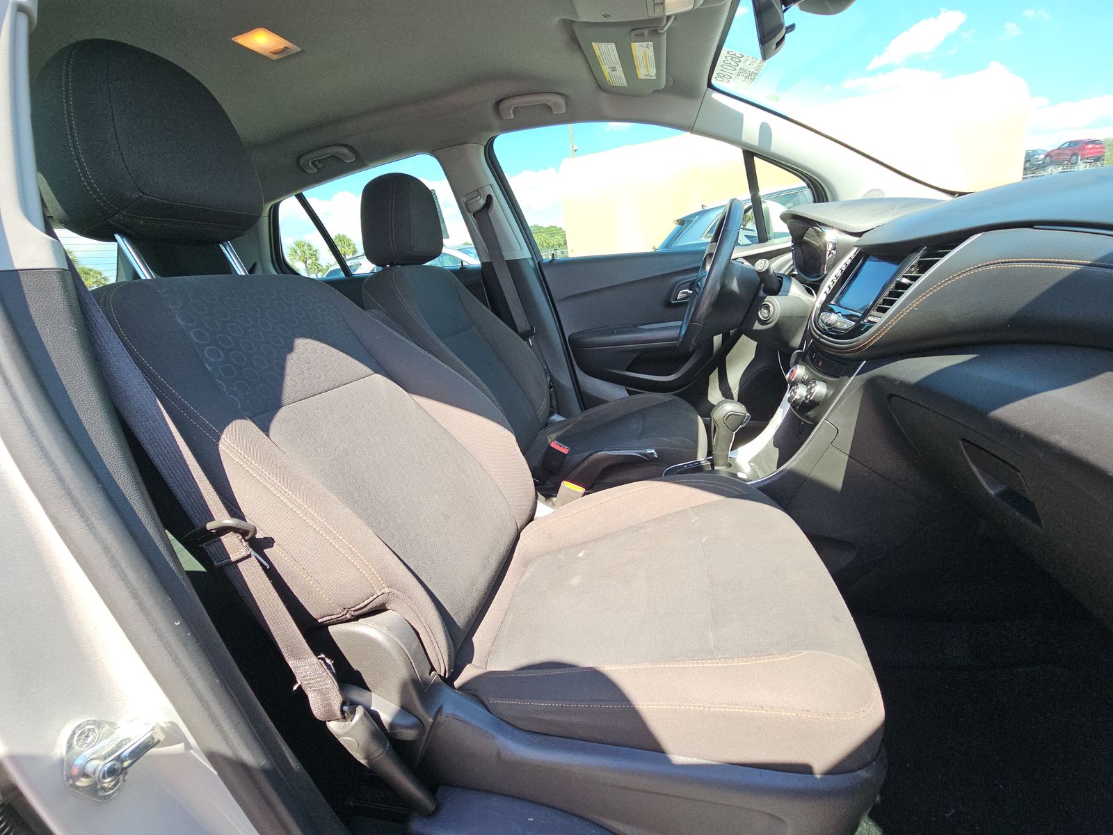 CHEVROLET TRAX - 9