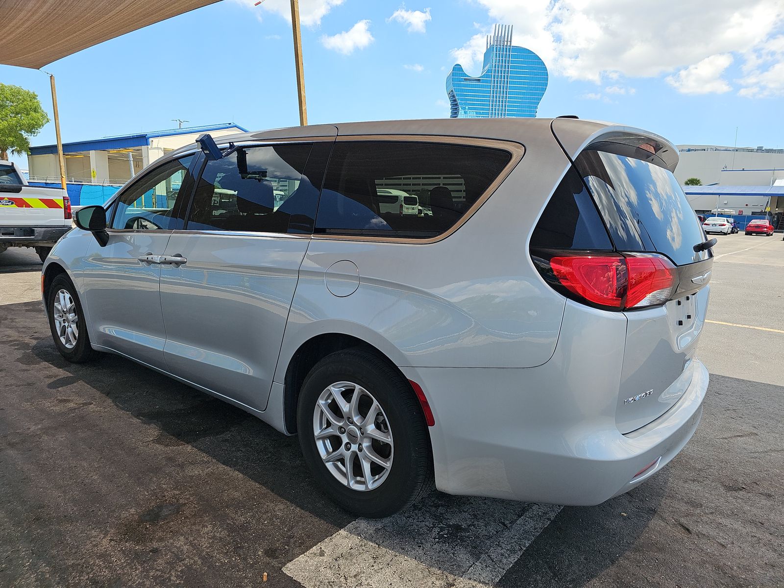 CHRYSLER VOYAGER - 7