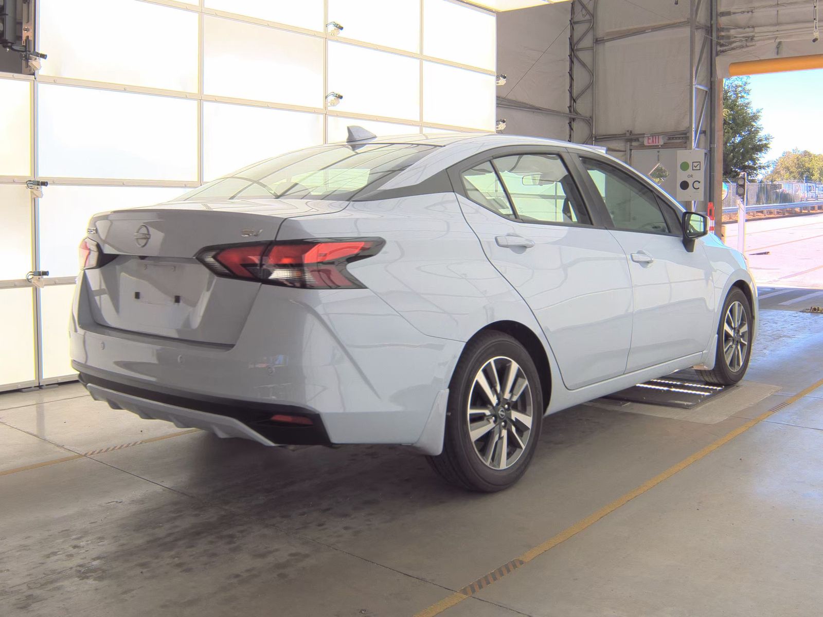 NISSAN VERSA - 6