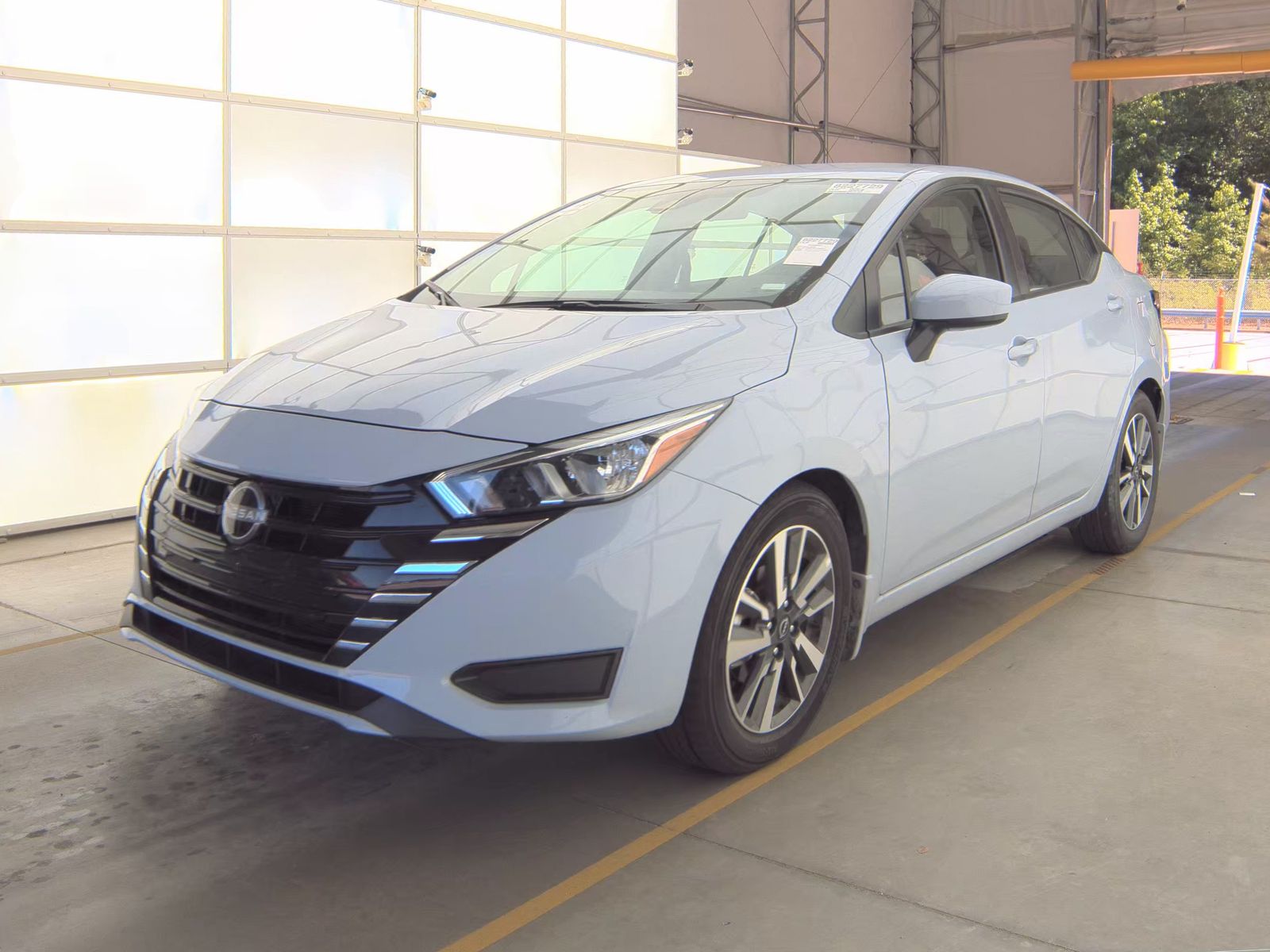 NISSAN VERSA - 1