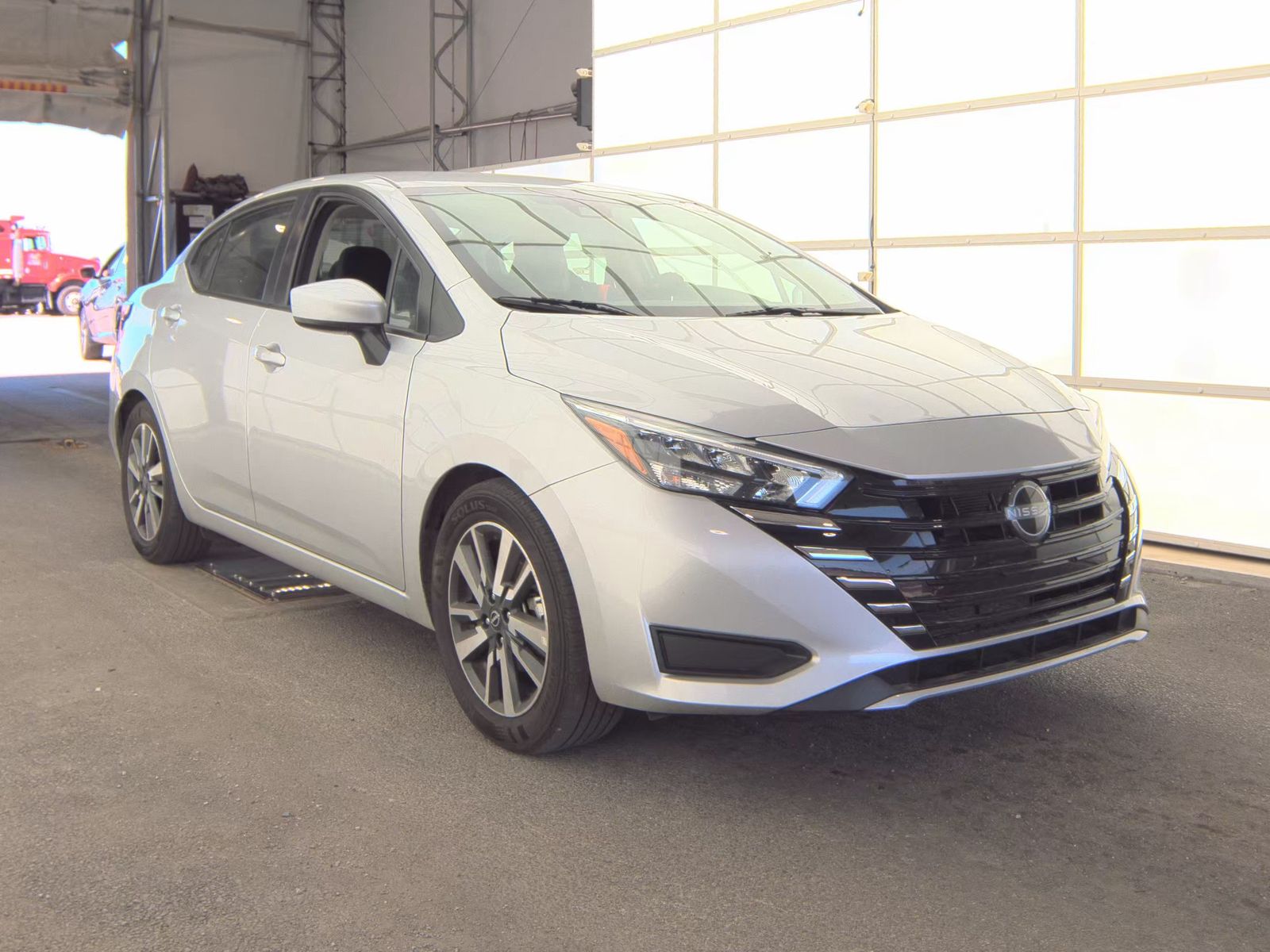 NISSAN VERSA - 5