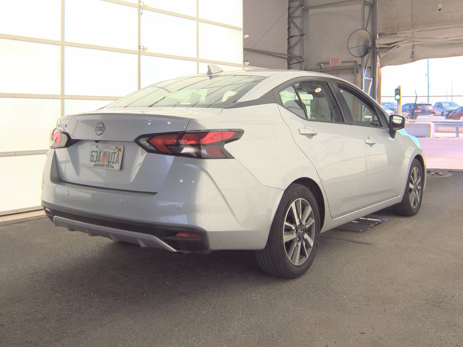 NISSAN VERSA - 6