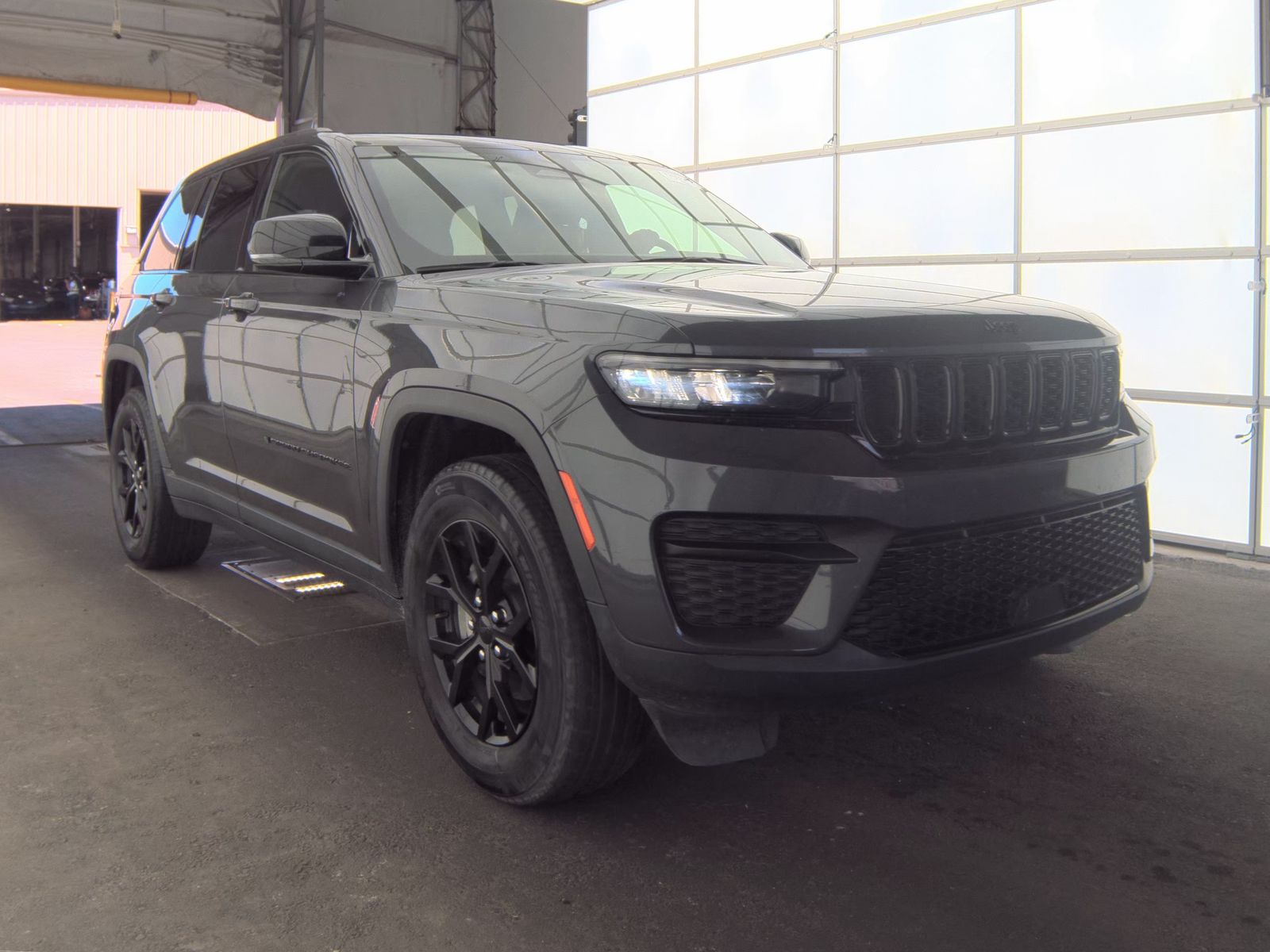 2024 Jeep Grand Cherokee Altitude RWD