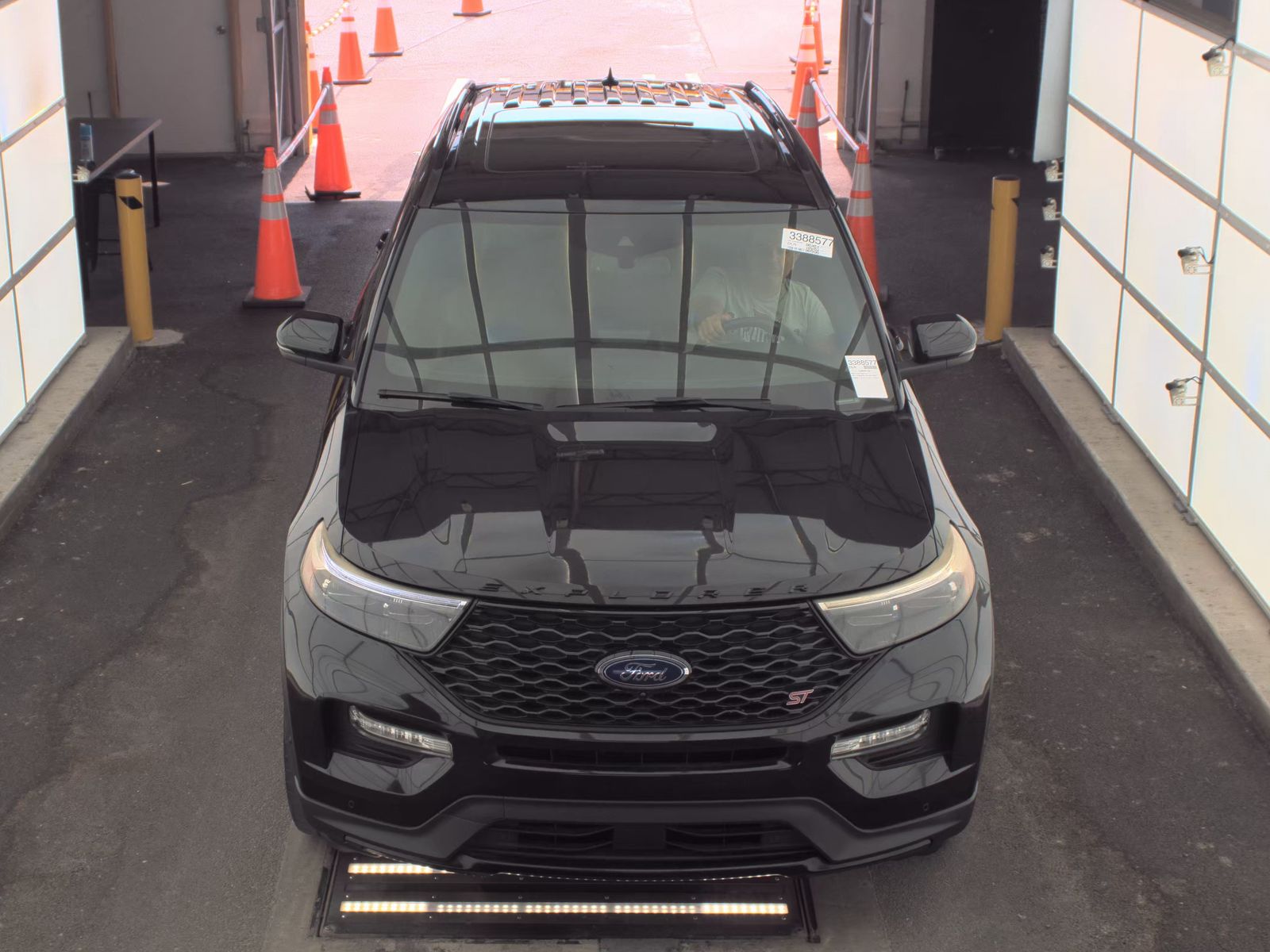 FORD EXPLORER - 3