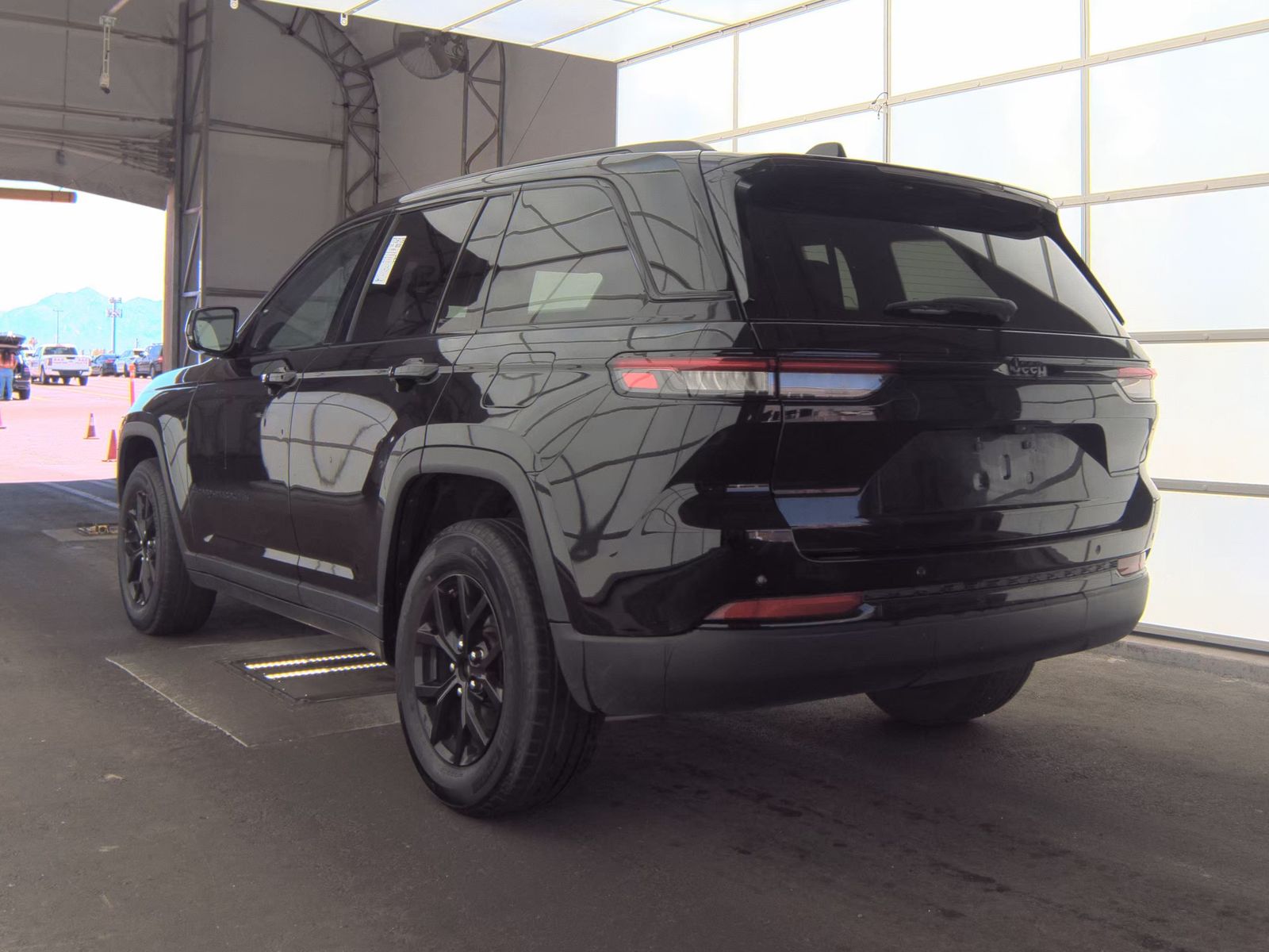 2024 Jeep Grand Cherokee Altitude RWD