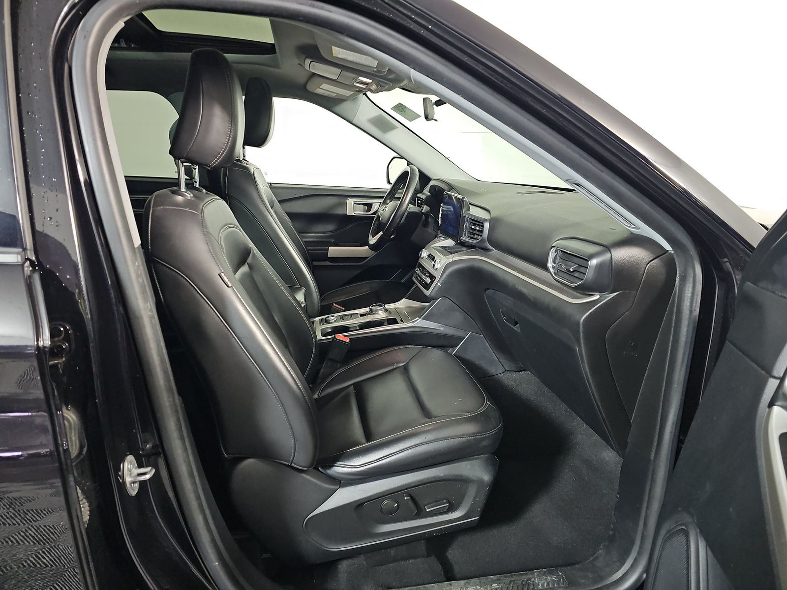 FORD EXPLORER - 9