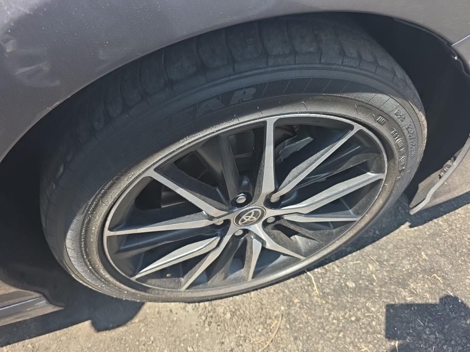 TOYOTA CAMRY - 10