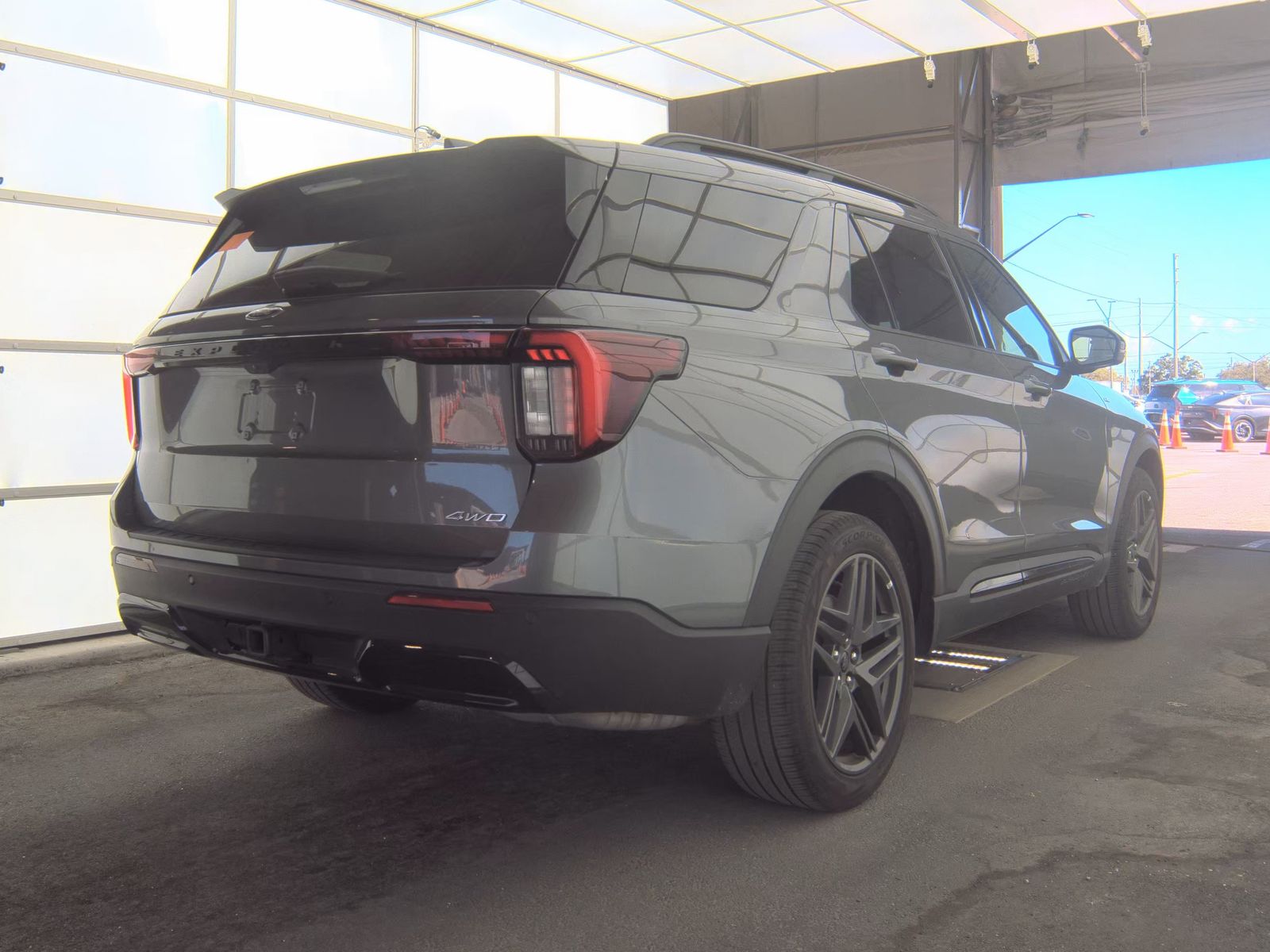 FORD EXPLORER - 5