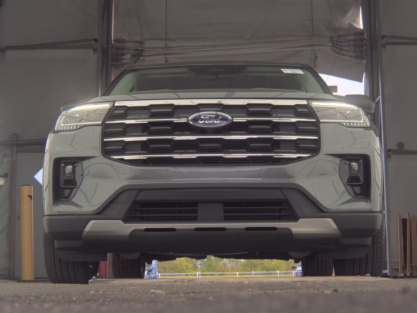 FORD EXPLORER - 4