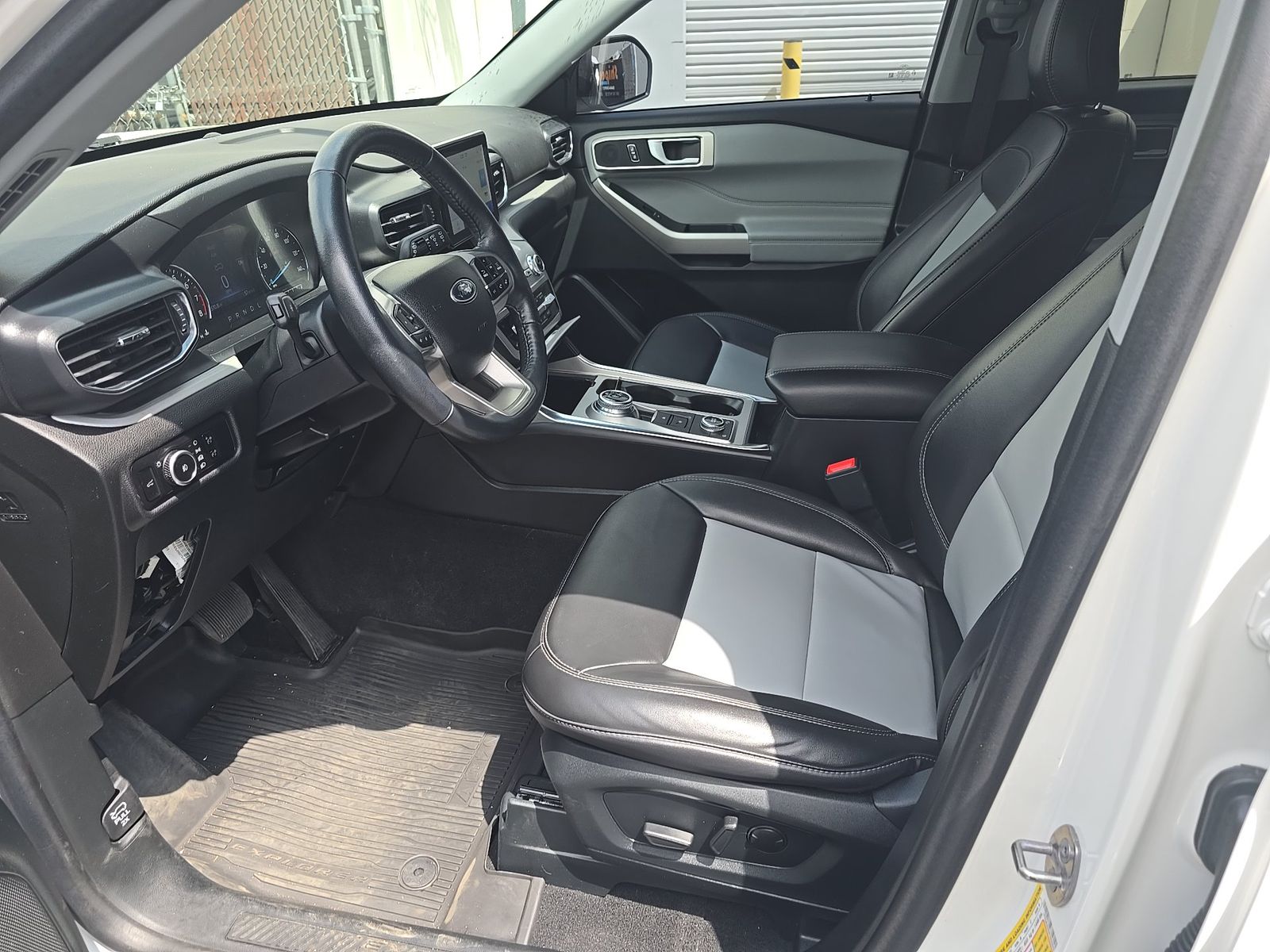 FORD EXPLORER - 8