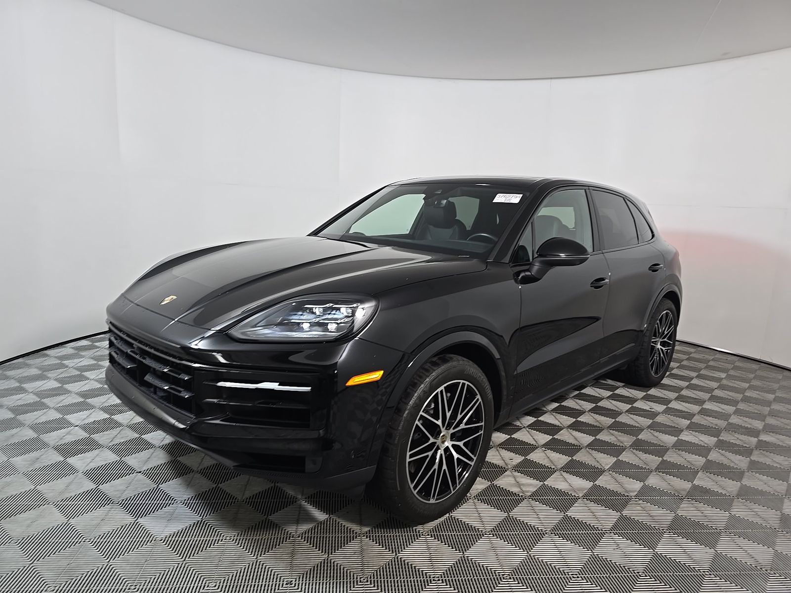 PORSCHE CAYENNE - 1
