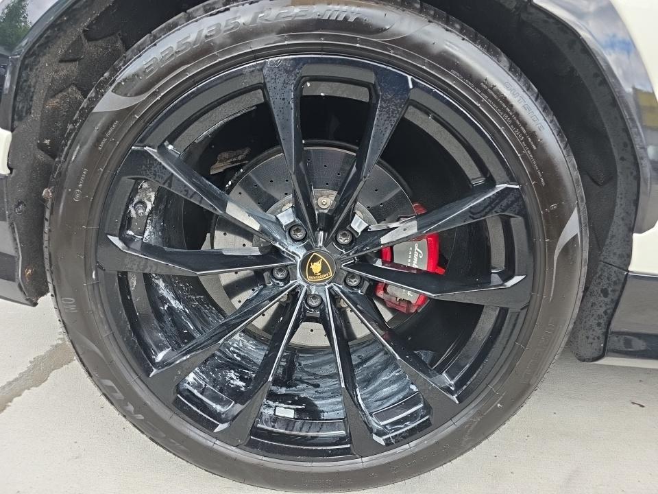 2022 Lamborghini Urus Base AWD