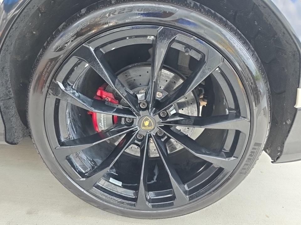 2022 Lamborghini Urus Base AWD